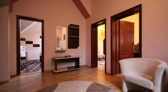 Suite 2 camere Complex Turistic Le Baron