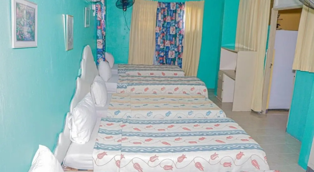 Columbus Inn, Rezerwuj Hotel Hotele w Plantation Village z parkingiem, Parking