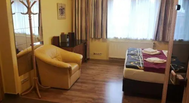 Apartment with Sauna and Garden