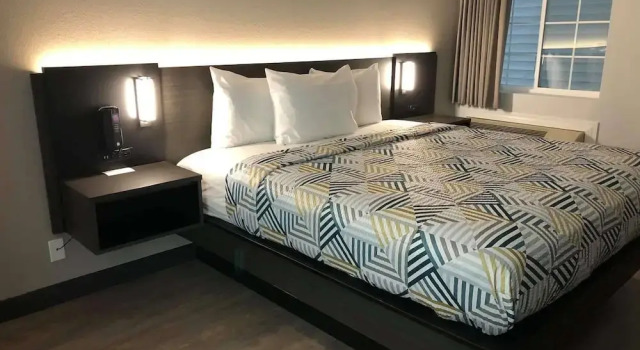 Люкс Standard Motel 6 Tulsa, Ok - Central