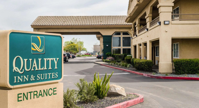 Quality Inn & Suites Lathrop, Varaa Hotelli Lathrop Kalifornia