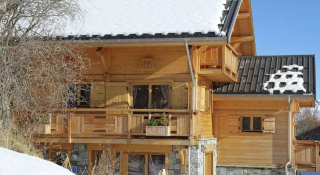 Comfortably Furnished Chalet Just 80 m. From the Slopes