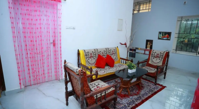Inviting 2-bed Room Apartment in Trivandrumn, Забронировать Апартаменты/квартира Отели штата Кералы с парковкой, Парковка