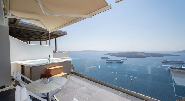 Номер Executive Kratiras View Luxury Suites