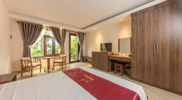 Бунгало с балконом и с красивым видом из окна La Paloma Resort