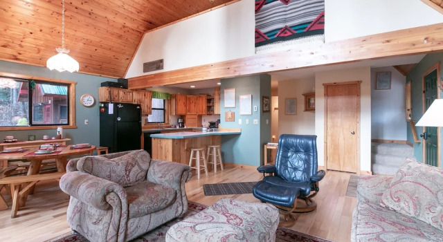 River Road Retreat Apartment 3 NW Comfy Cabins, Забронировать Апартаменты/квартира Левенуэрт Leavenworth Ski