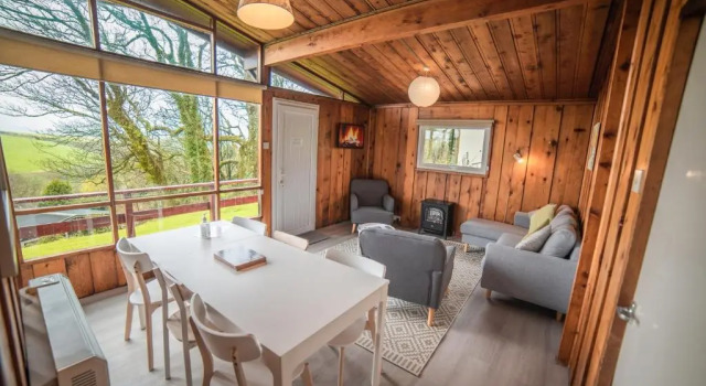 Timber Hill Self Catering Cedar Lodges, Varaa Hotelli The Havens Glamorgan, lähellä Broad Haven Beach