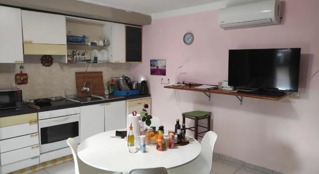 Bilocale 55 mq soggiorno cucina open, una camera matrimoniale ,con Giardino privato e corte, Book Hotel Hotels in Abruzzo with Parking, Parking