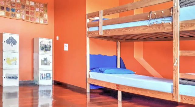 Кровать в общем номере Meiga Backpackers Hostel
