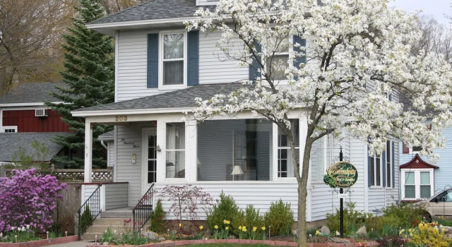 Serendipity Bed and Breakfast, Buchen Sie Hotel Saugatuck Michigan