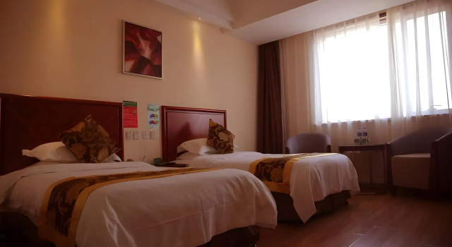 GreenTree Alliance Hotel Beijing West Railway Station North Square Ruihai Building, Забронировать Отель Пекин район Пекина, рядом с Военный музей китайской народной революции