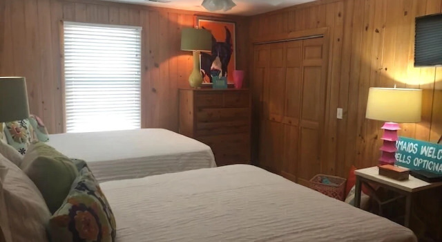 Fins to the Right - 6 Br Home