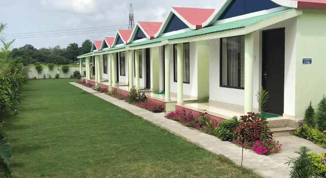 Rajaji Retreat Resort, Rezervovat Lázně / Resort Bahadrabad Uttarakhand