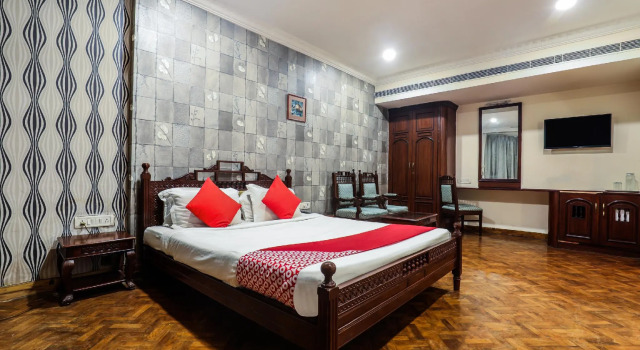 OYO 11316 Athithi INN, Забронировать Отель Отели Хайдарабада с парковкой, рядом с Hyderabad Central Mall, Парковка