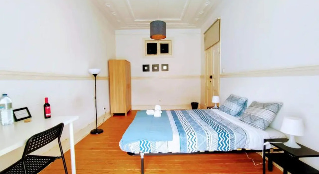 Fernando Pessoa Lisbon Rooms, Забронировать Отель Отели Лиссабона с парковкой, рядом с Рештаурадориш, Парковка