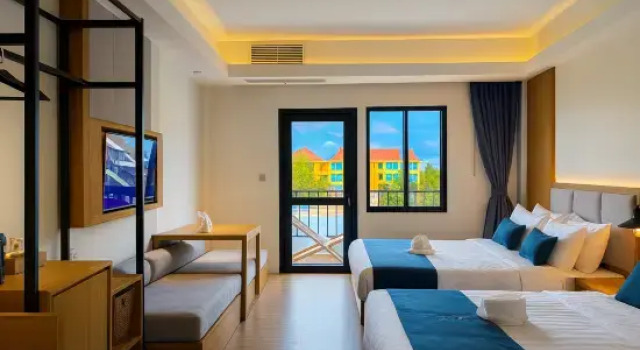 Семейный номер Standard с видом на бассейн Revery Hotel Siem Reap