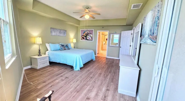 Surfclub Retreat 6th Floor Penthouse Corner! Wraparound Balcony! Ocean Views!
