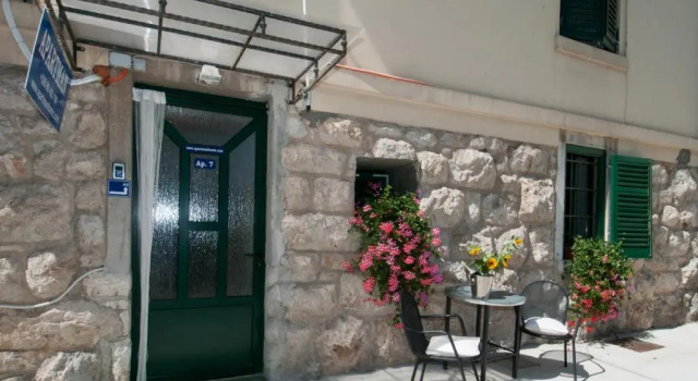 Апартаменты с 2 комнатами Apartment Tomic A-5