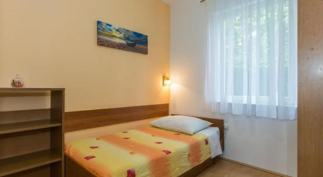 Apartment Petar - 50m from sea