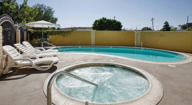 Anaheim Astoria Inn & Suites, Забронировать Отель Анахайм Disneyland California, рядом с Курорт Disneyland® Resort