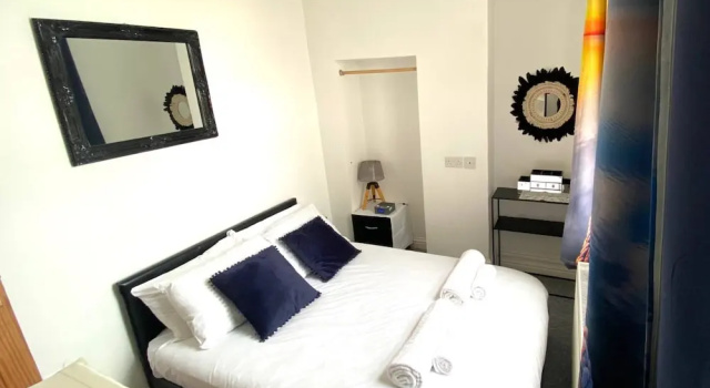 Beachfront Bolthole With Seaview in Idyllic Hythe, Varaa Huoneisto Asunnot kohteessa Merseyside, Huoneisto