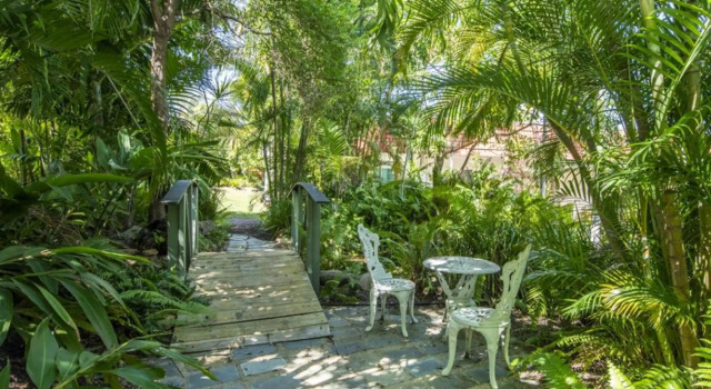 AFFORDABLE ISLAND ESCAPE! Queen Studio, Nelly Bay, Забронировать Отель Нелли-Бэй Остров Магнетик