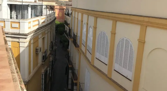 Honest Sevilla Apartments