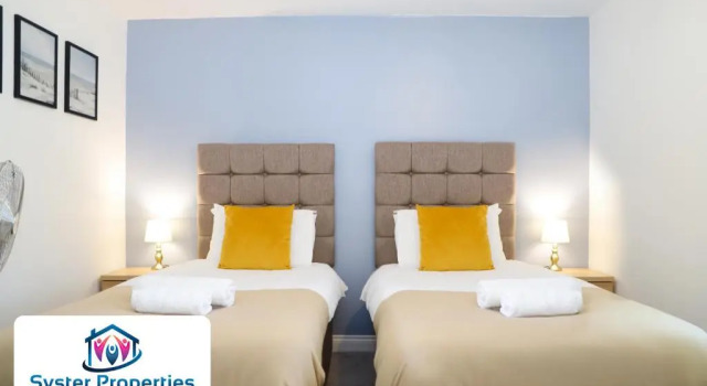 Syster Properties- Leicester Large 3 double bedroom Home
