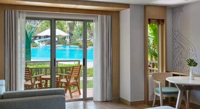 Двухместный номер Terrace Larger с видом на бассейн Phuket Marriott Resort & Spa, Merlin Beach