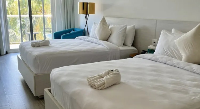 Четырёхместный номер Standard с видом на внутренний двор The Watermark Hotel