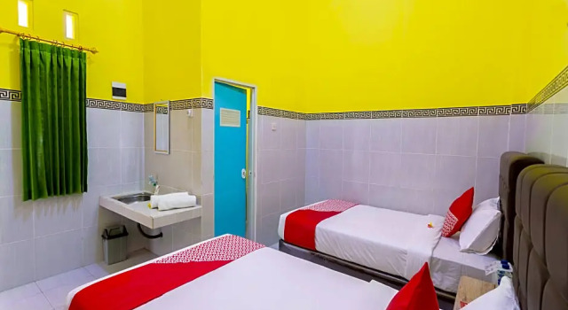 Camera Standard OYO 1427 Azzahra Guest House Syariah