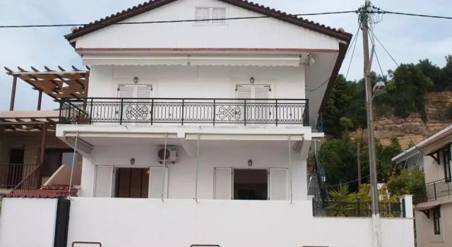 Holidays Next To The Beach, Забронировать Отель Отели периферийной единицы Мессения 3 звезды, 3*