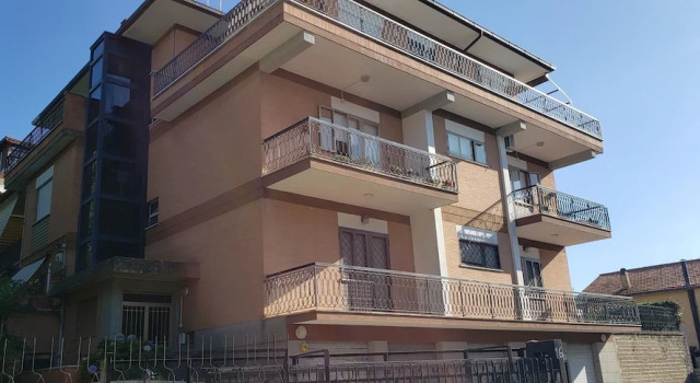 Apartment With 2 Bedrooms in Ariccia, With Wonderful sea View, Furnished Balcony and Wifi, Prenota Appartamento Hotel a Lazio con parcheggio, Parcheggio