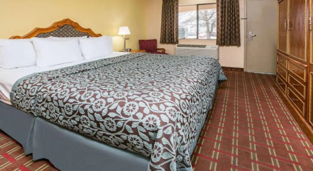 Номер Standard Days Inn by Wyndham McKinney
