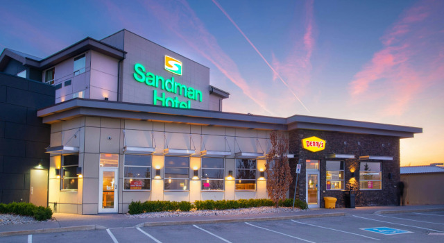 Sandman Hotel Oakville, Book Hotel  