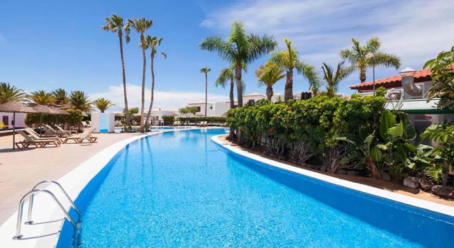 San Andres Resort Villa 45 Golf del Sur, Забронировать Курортный отель Отели Сан-Мигель-де-Абона с парковкой, рядом с Playa Amarilla, Парковка