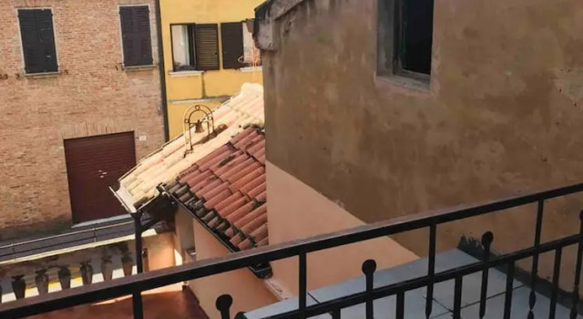 Apartment With one Bedroom in Ferrara, With Furnished Terrace and Wifi, Забронировать Апартаменты/квартира Отели Феррара с парковкой, рядом с Кафедральный собор Феррара, Парковка