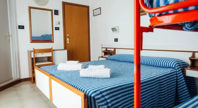 Четырёхместный номер Economy Hotel Montecarlo