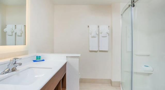 Люкс c 1 комнатой Holiday Inn Express & Suites Covington by IHG