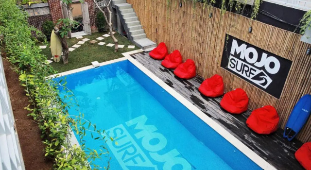 Кровать в общем номере (женский номер) Mojosurf Camp Canggu