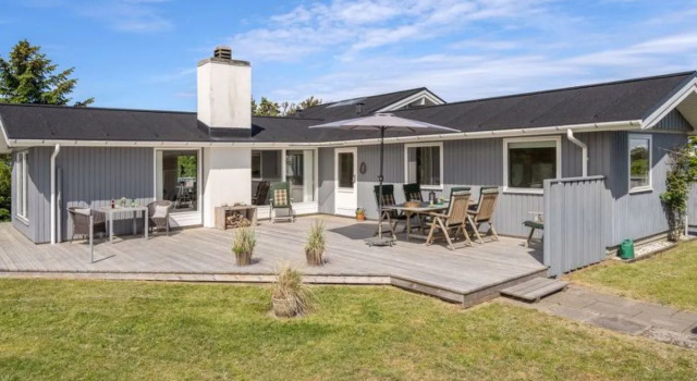"Wolfger" - 350m from the sea in NW Jutland, Rezervovat Hotel Hjorring 