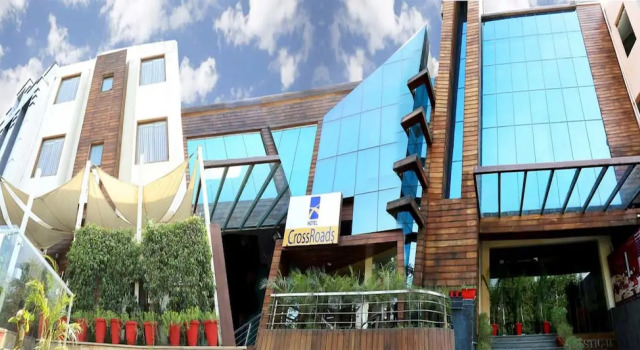 Hotel Crossroads