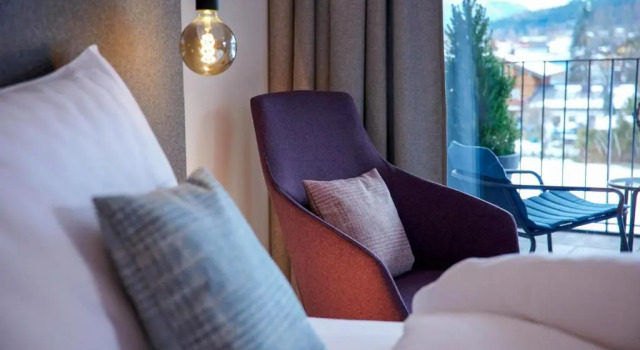 Полулюкс Superior с балконом Wellness und Brunch Hotel MorgenZeit beheizter Naturteich Genuss Frühstück bis 13 Uhr Hochkönig Sommercard