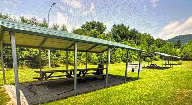 Номер Standard с балконом Americas Best Value Inn Canton, NC