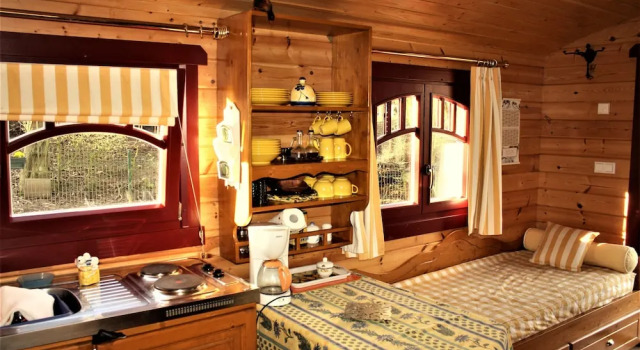 La Gypsy Caravan, Rezervovat Hotel Rivière Francie