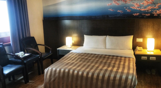 I HI Sanduo Travel Hotel, Забронировать Отель Отели Гаосюн с парковкой, рядом с Yuansu Yujhu Shopping Area, Парковка