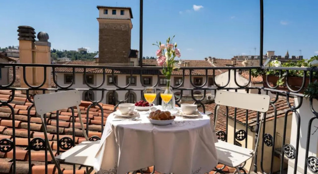 Апартаменты Terrace apt in Piazza Strozzi-center of Florence