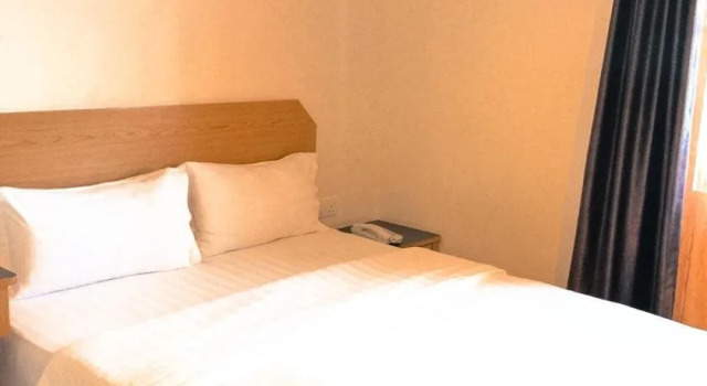 OYO 89945 Marine Bay Hotel, Rezervovat Hotel Sandakan Sabah