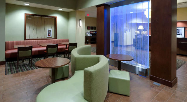 Hampton Inn & Suites Winston-Salem/University Area, Забронировать Отель Отели Уинстон-Сейлем 3 звезды, 3*
