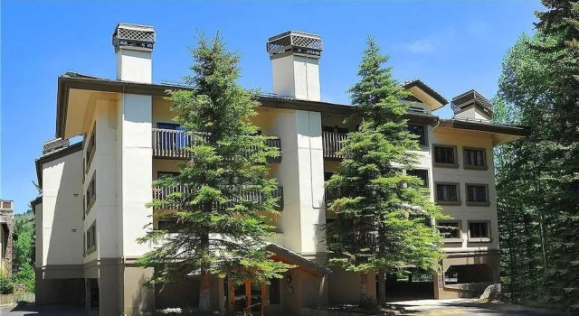 Townsend Place A106 1 Bedroom Condo by Redawning